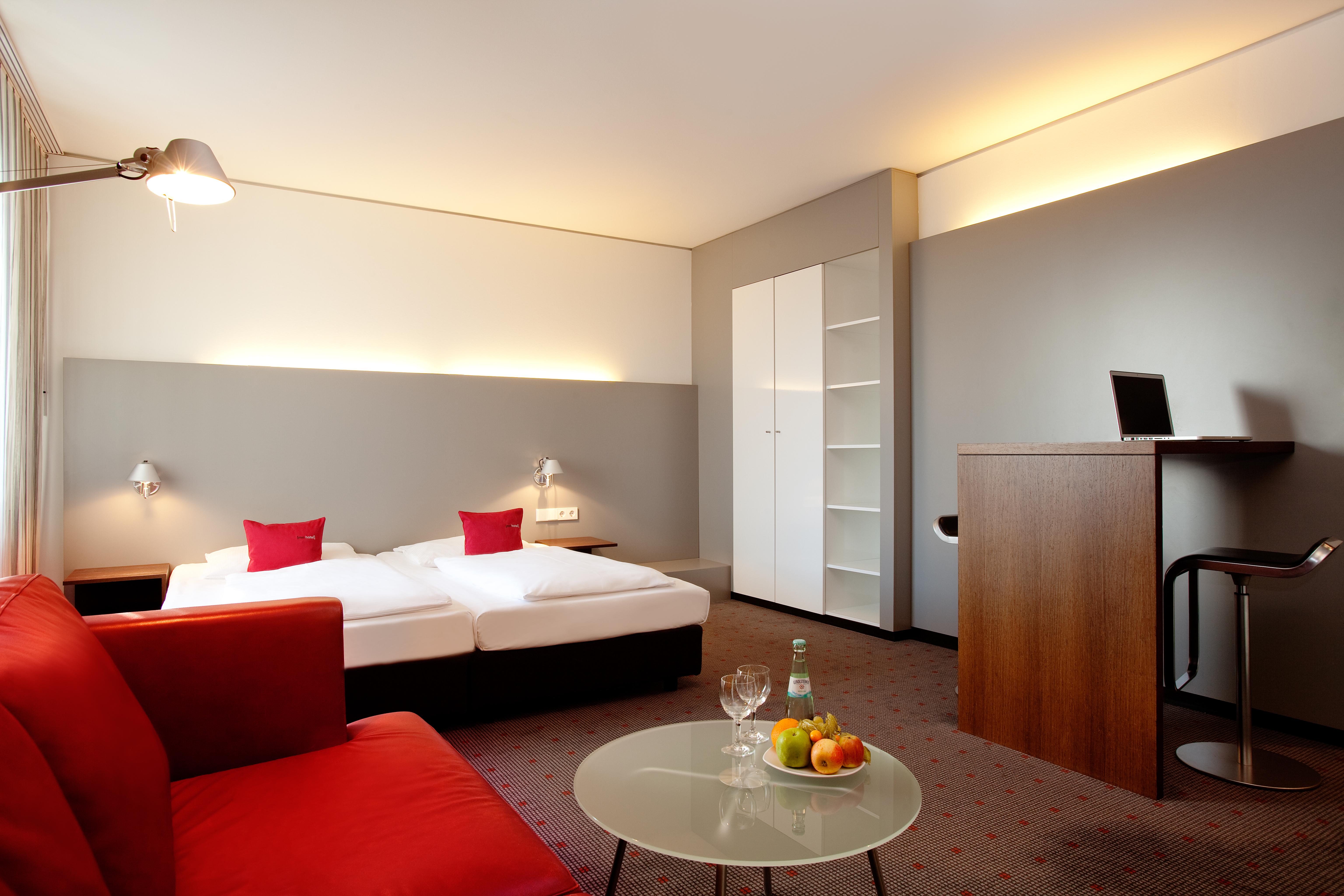 Vienna House Easy By Wyndham Stuttgart Hotel Exterior photo